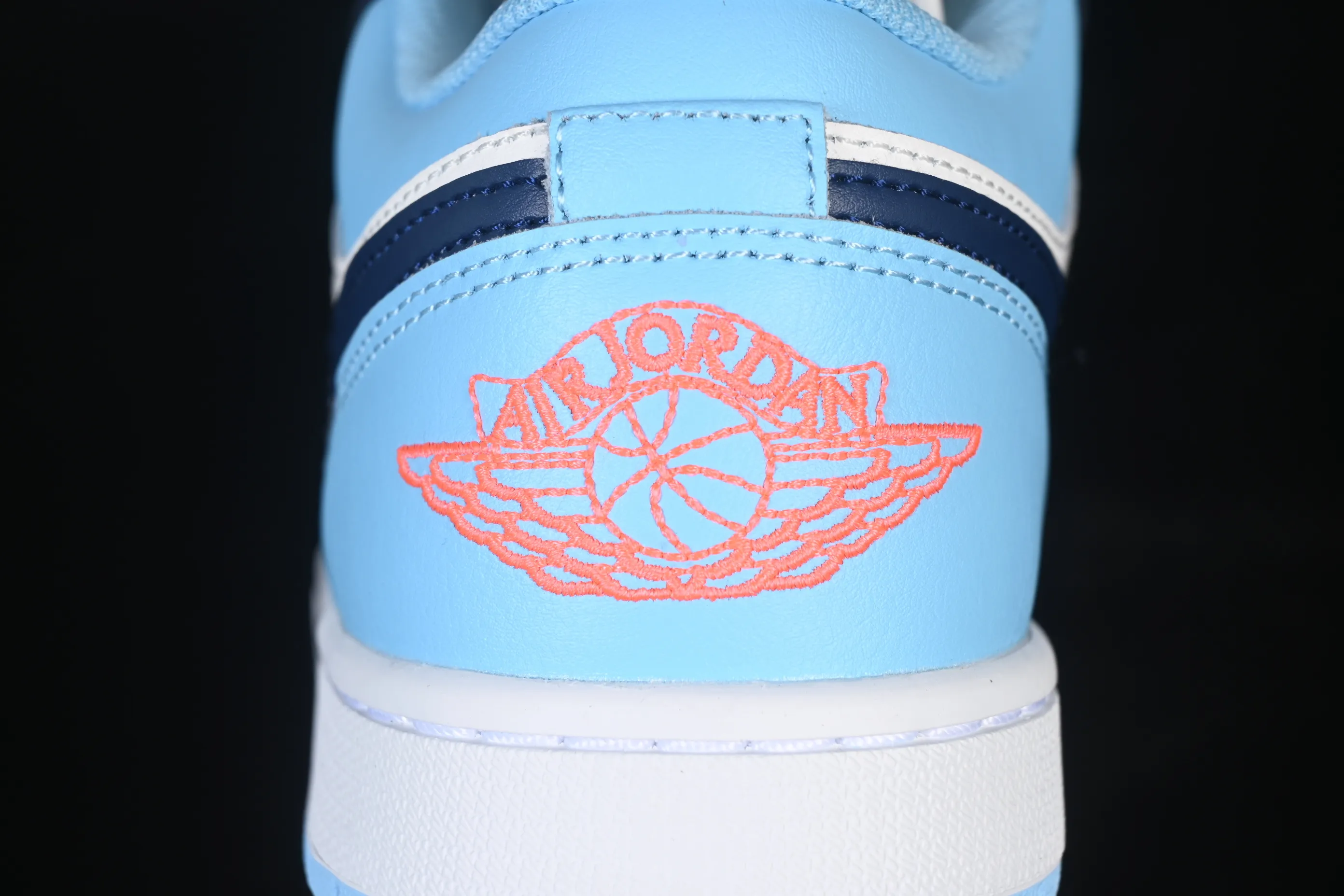 All categories Air Jordan Jordan series basketball shoes Air Jordan 1 Low G version pure original Air Jordan 1 Low AJ1 Joe 1 blue white black hook low-top cultural casual sneakers 553558-149